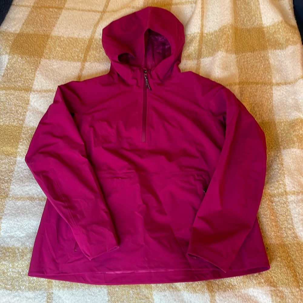 Lululemon anorak rain jacket Wild Berry